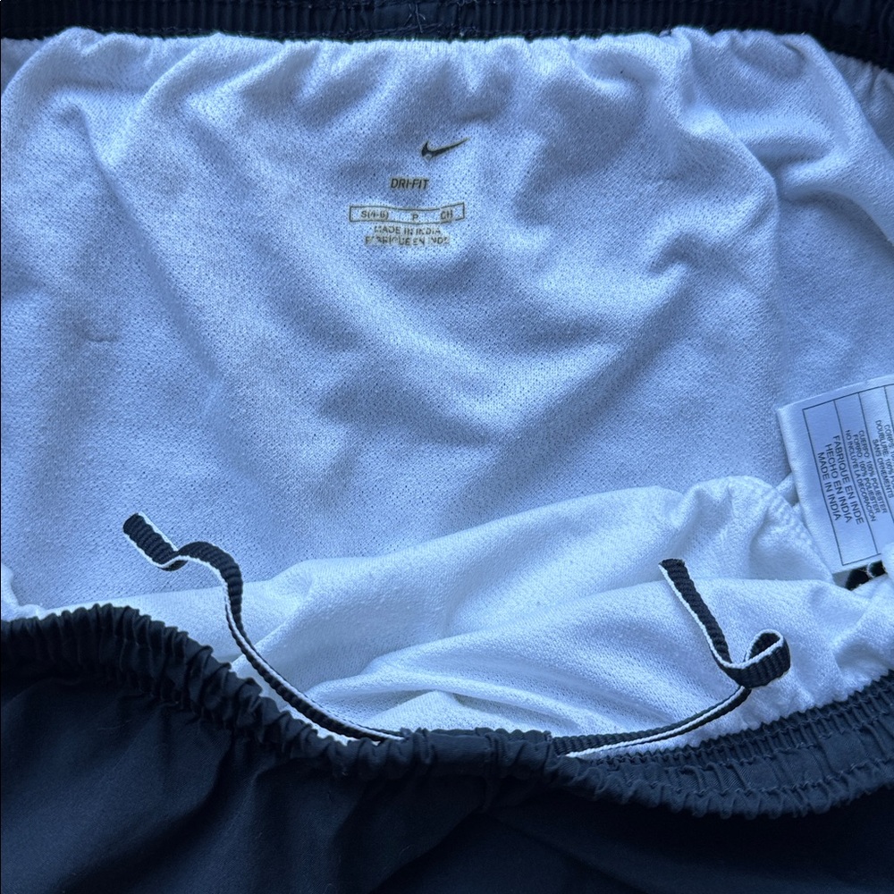 J. Crew Women's Crisp White Jean Shorts & one pair of Free Nike shorts - Picture 10 of 10
